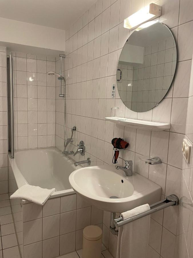 Hotel Garni Kern Halfing Exteriör bild