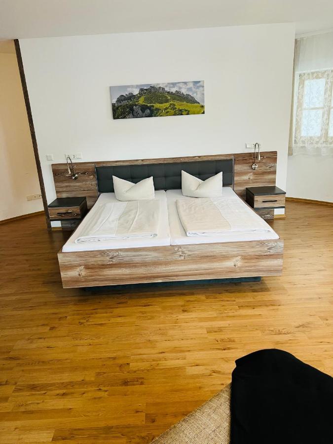 Hotel Garni Kern Halfing Exteriör bild